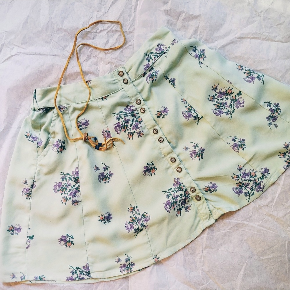 [Kimchi Blue] Floral high-waist swing mini skirt